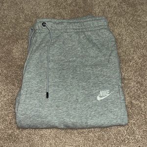 Chill comfortable Nike sweats!